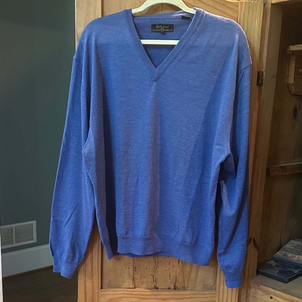 Bobby Jones Classic V-Neck Sweater in Rich Blue